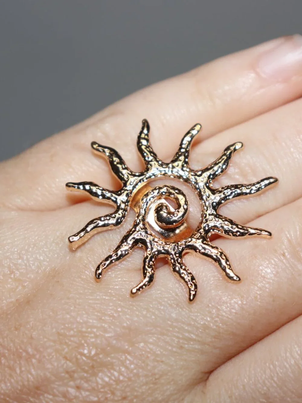 ✨ NWOT Gold Sun Spiral Ring • Adjustable Size 8–9 ✨